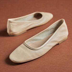 BRAND NEW PILCRO ballet shoe.  Soft pale pink size 39